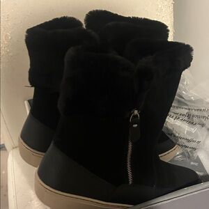 Cougar Black Fur-Trimmed Winter Boots